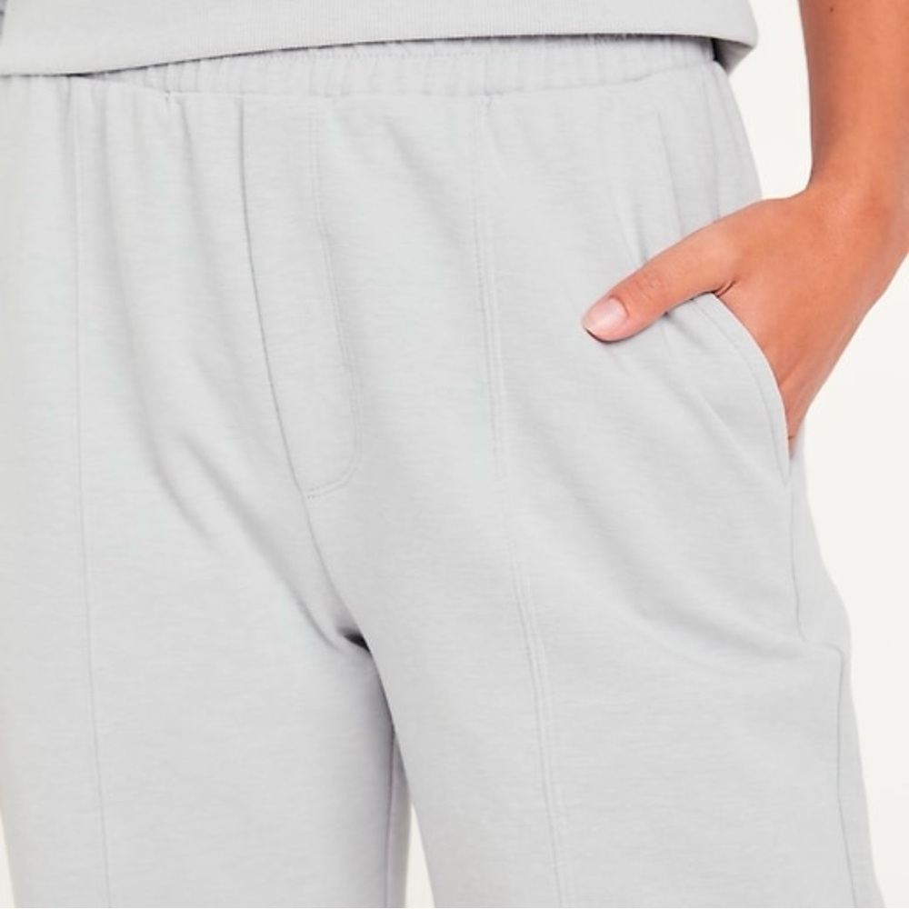 NWT: Old Navy Gray High-Waisted Wide Leg Dynamic Fleece Trouser Pant w/Notch